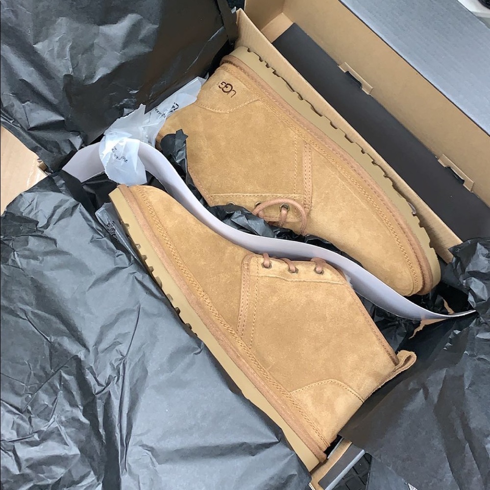 Authentic uggs - Picture 2 of 2